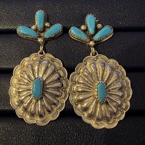 Elegant Navajo Sterling silver turquoise earrings